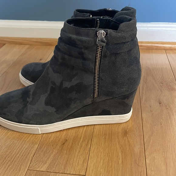 Paolo size 9 platform wedges. - Picture 3 of 3